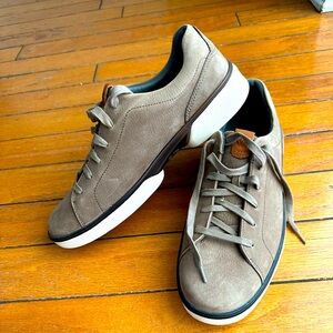 Johnston & Murphy 10.5M XC4 Waterproof Suede Casual Shoed